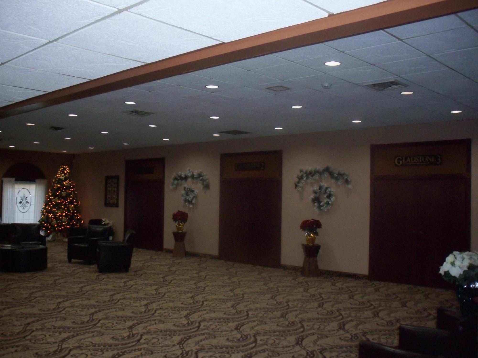Gladstone Inn And Suites Jamestown Extérieur photo