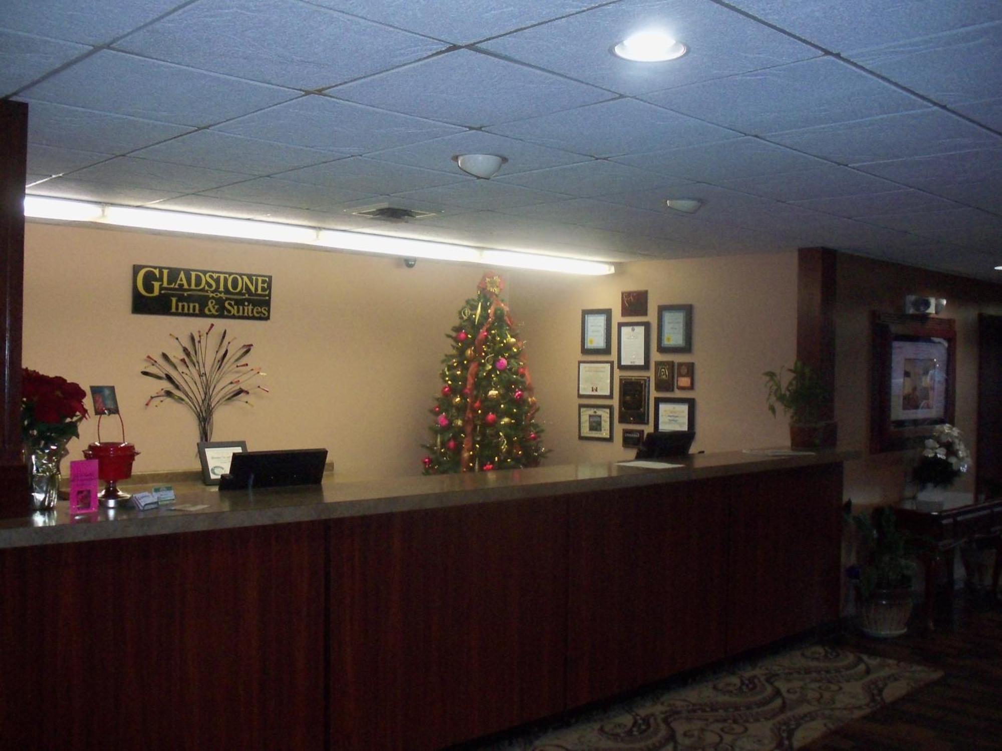 Gladstone Inn And Suites Jamestown Extérieur photo