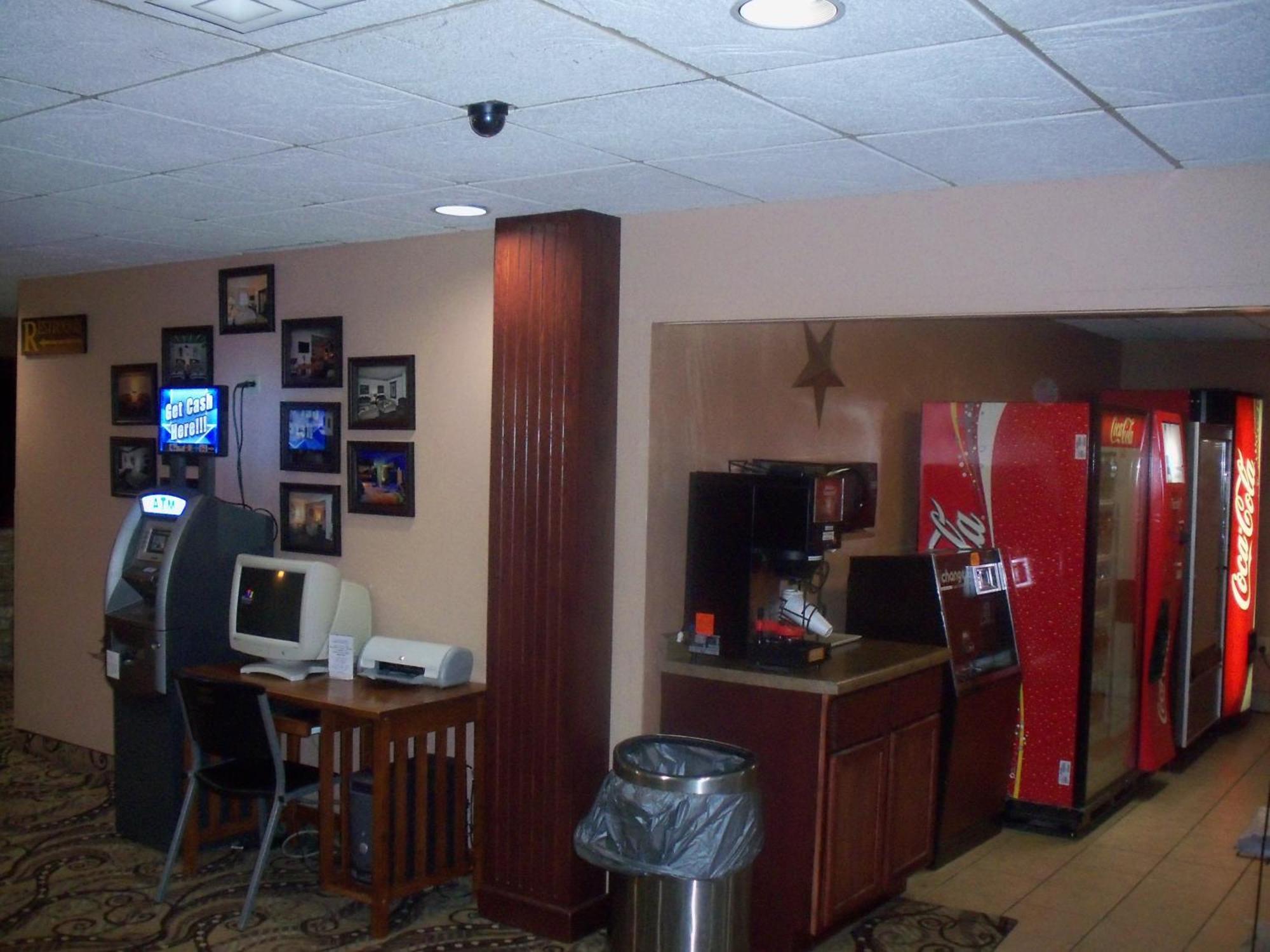 Gladstone Inn And Suites Jamestown Extérieur photo