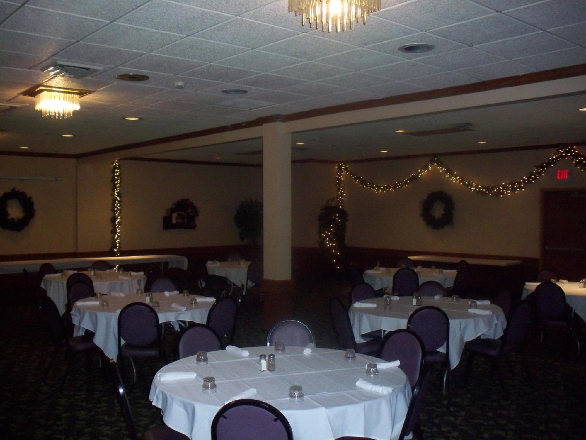 Gladstone Inn And Suites Jamestown Extérieur photo