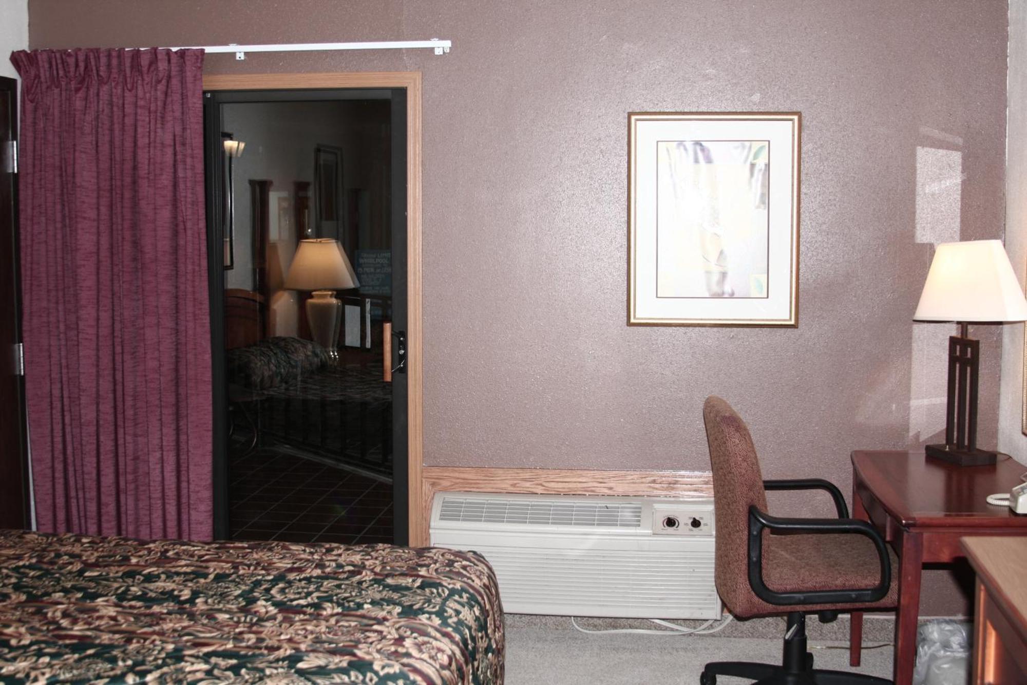 Gladstone Inn And Suites Jamestown Extérieur photo