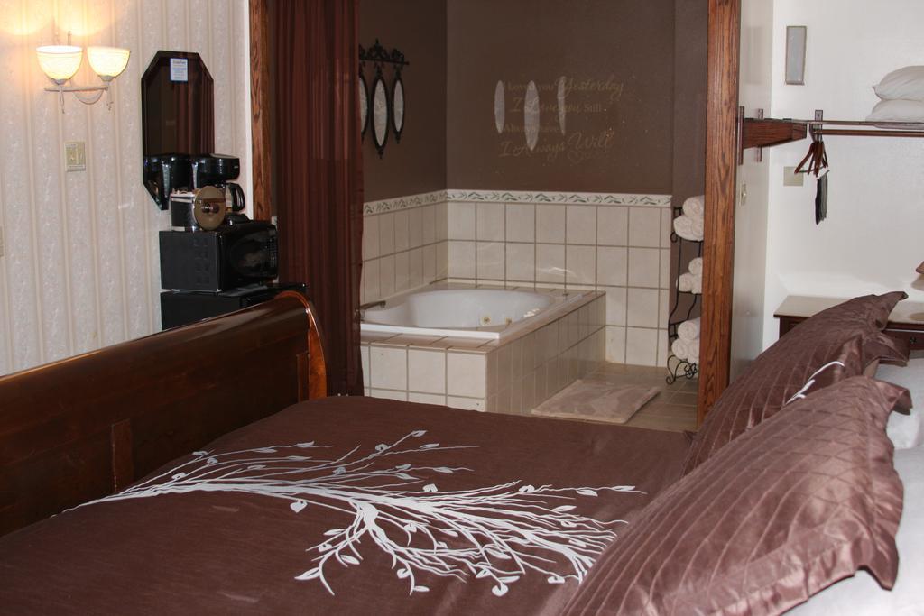 Gladstone Inn And Suites Jamestown Extérieur photo