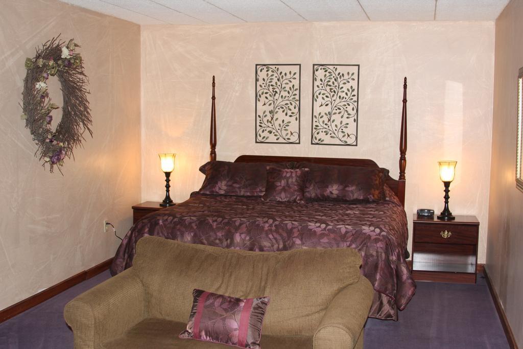 Gladstone Inn And Suites Jamestown Extérieur photo