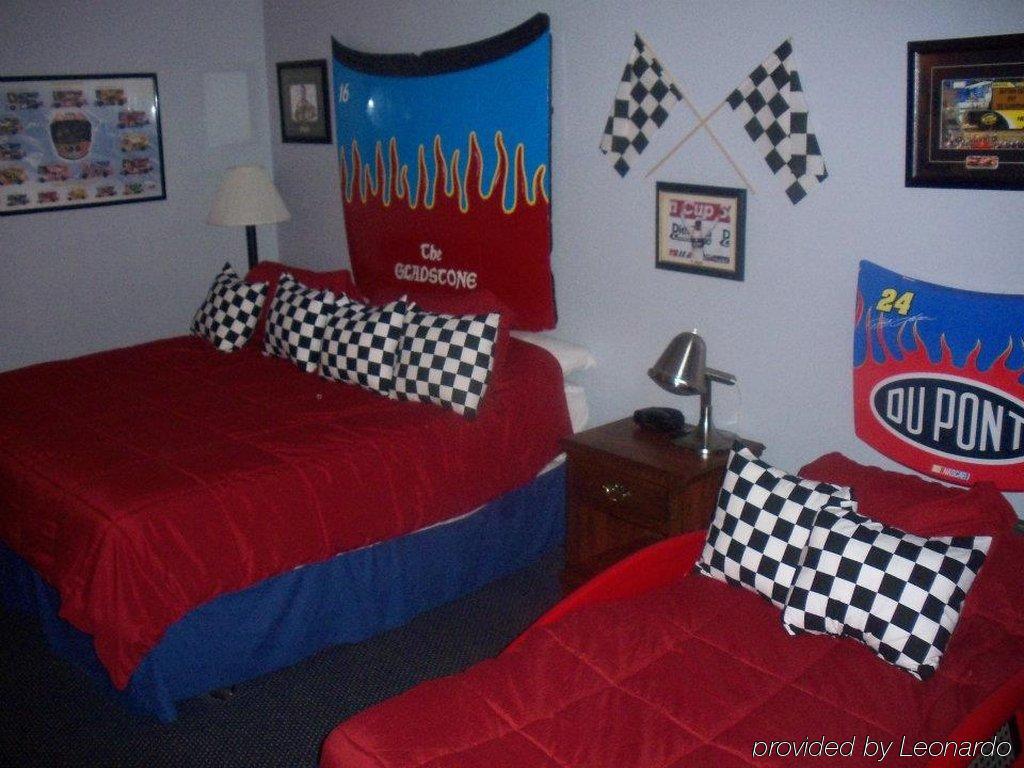 Gladstone Inn And Suites Jamestown Extérieur photo