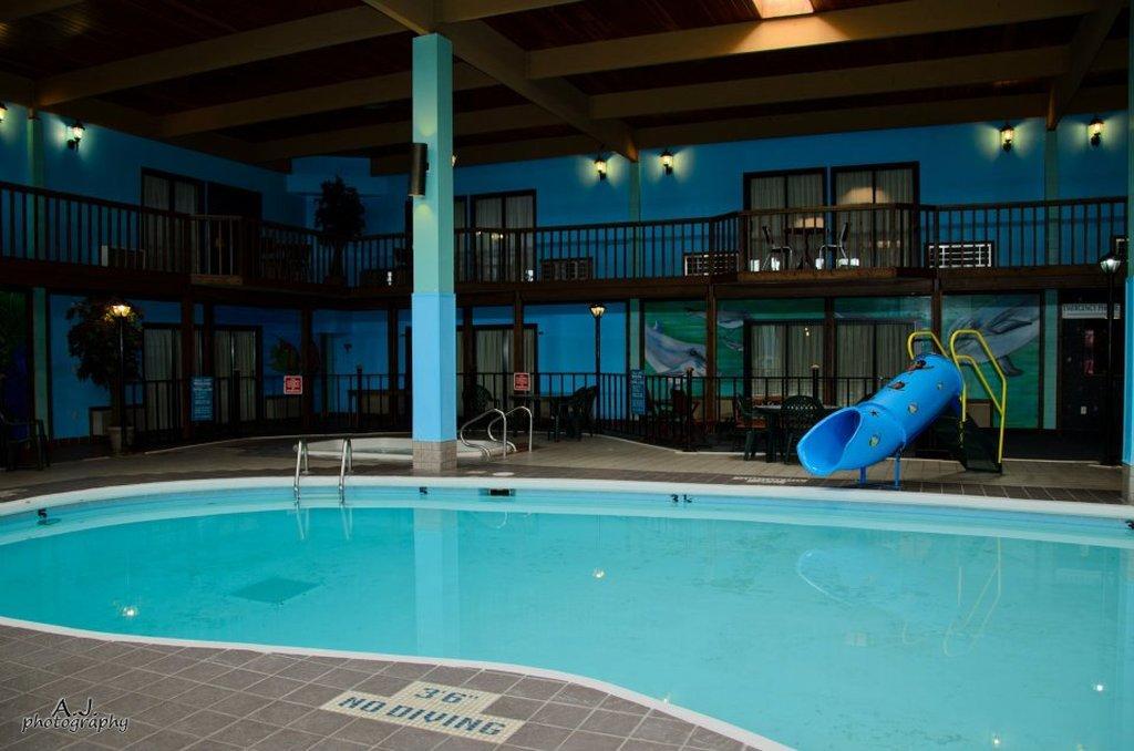 Gladstone Inn And Suites Jamestown Extérieur photo