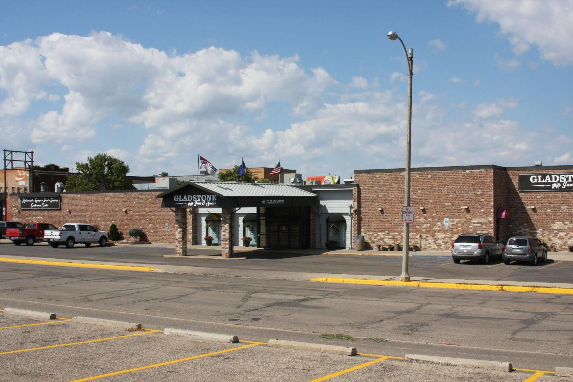 Gladstone Inn And Suites Jamestown Extérieur photo
