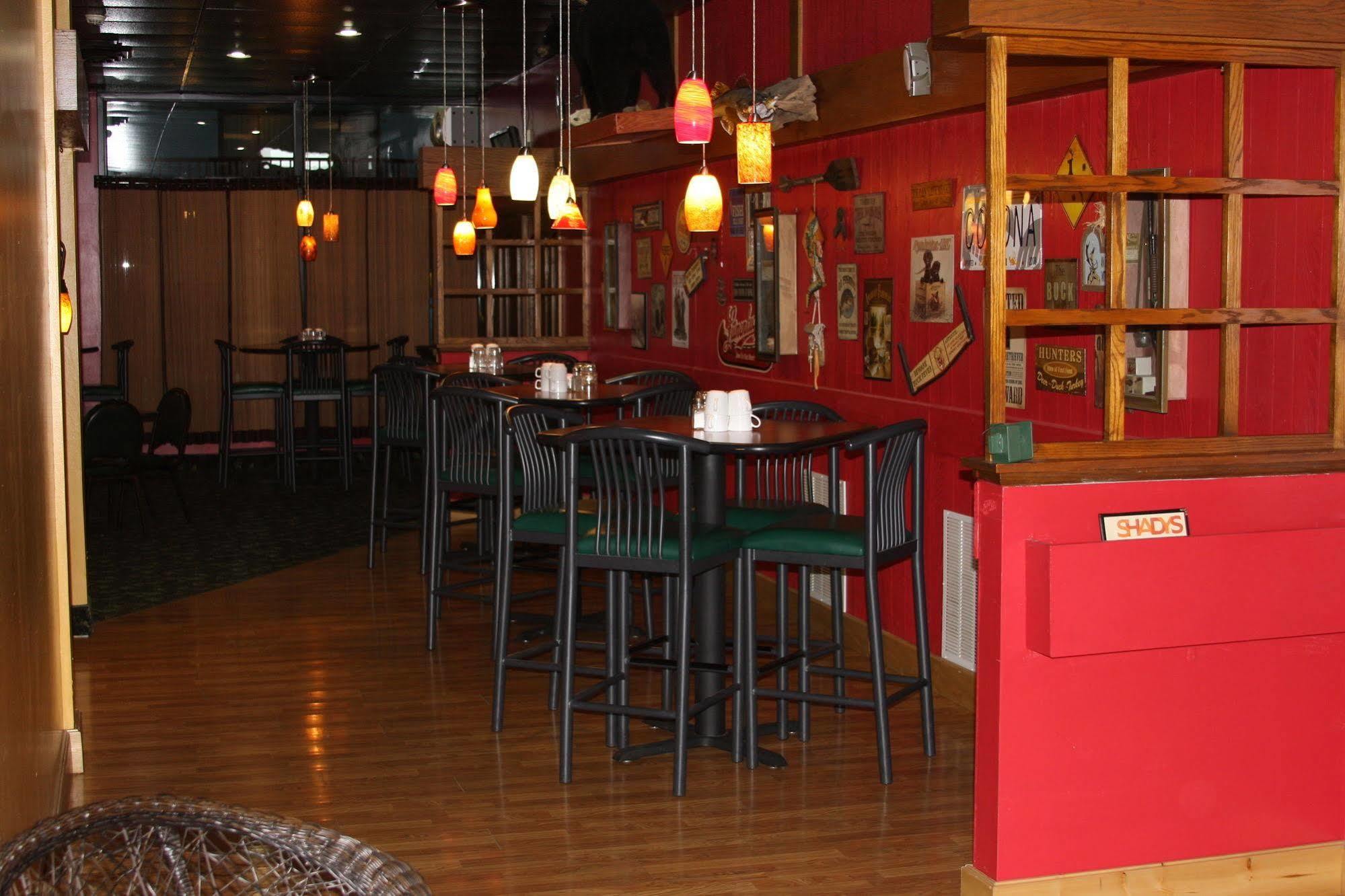 Gladstone Inn And Suites Jamestown Extérieur photo