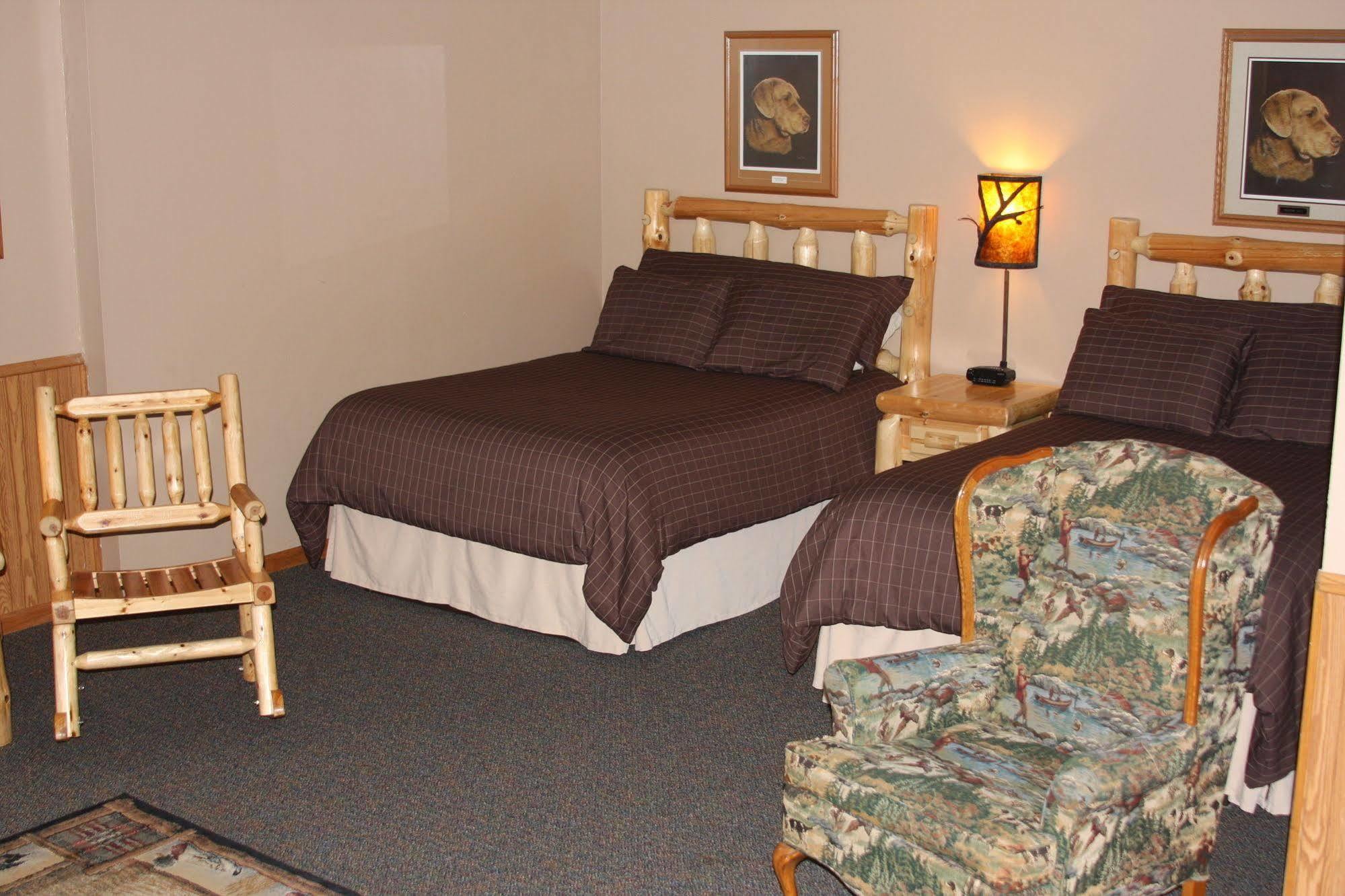 Gladstone Inn And Suites Jamestown Extérieur photo