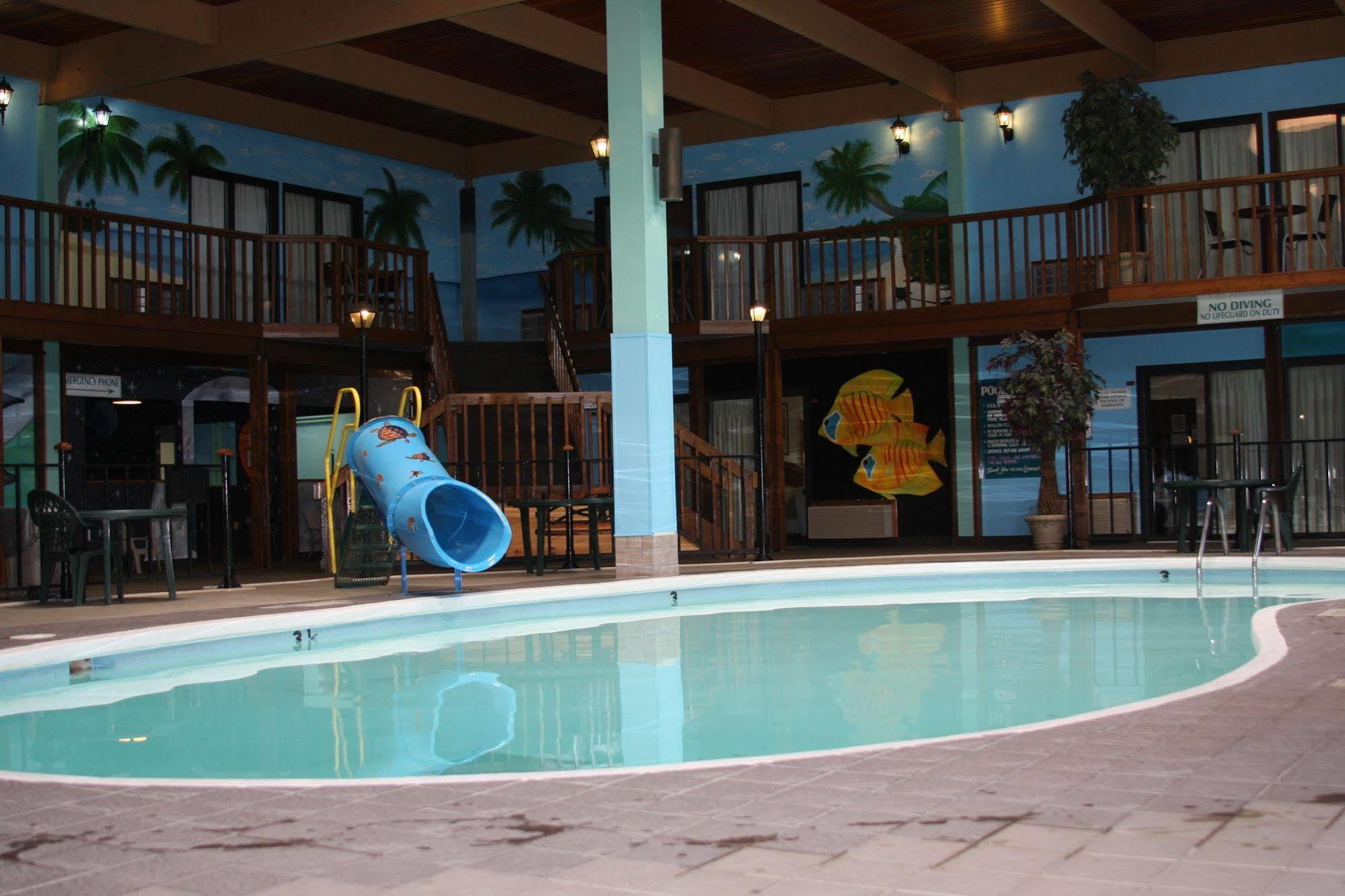 Gladstone Inn And Suites Jamestown Extérieur photo
