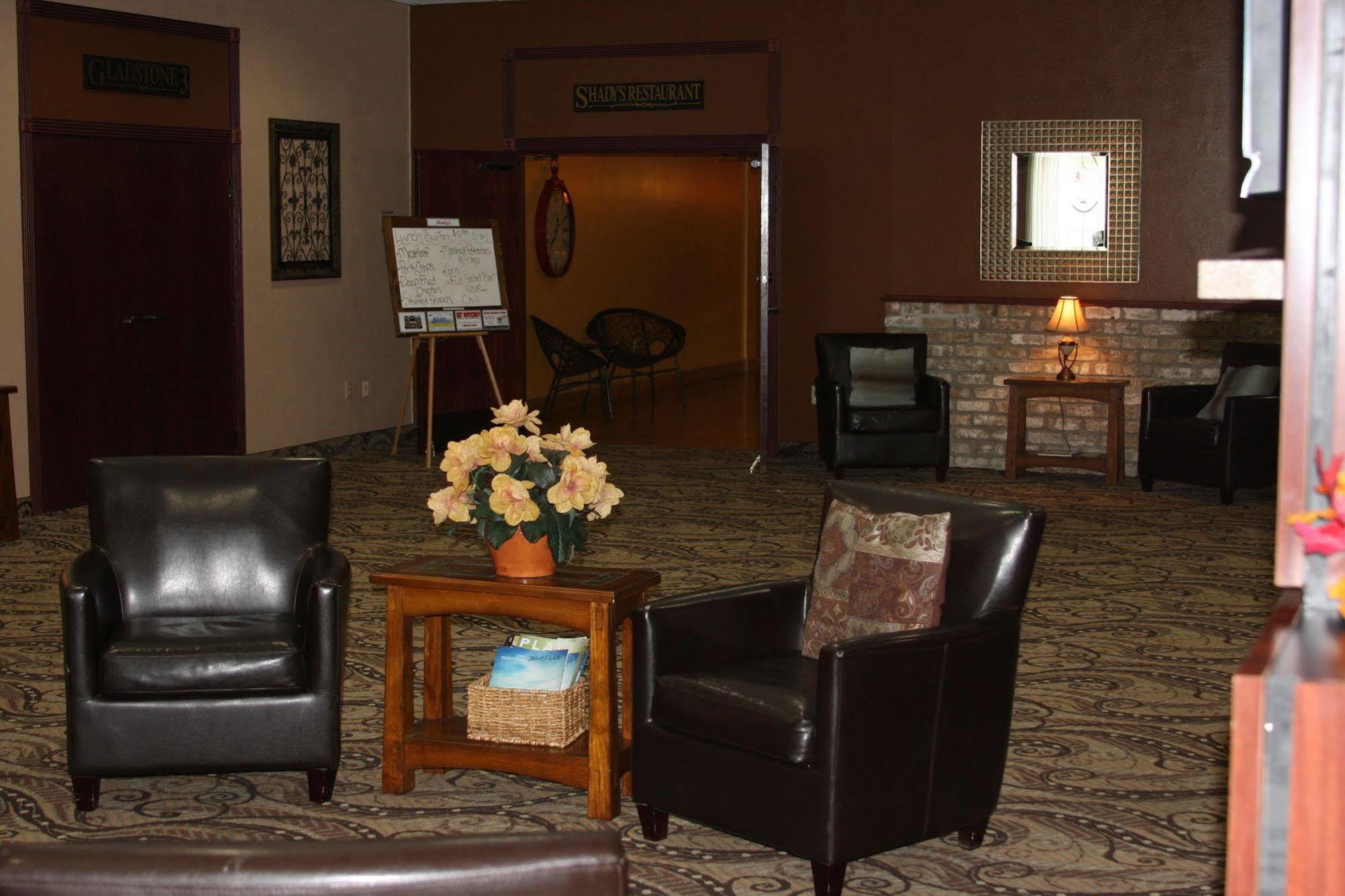 Gladstone Inn And Suites Jamestown Extérieur photo